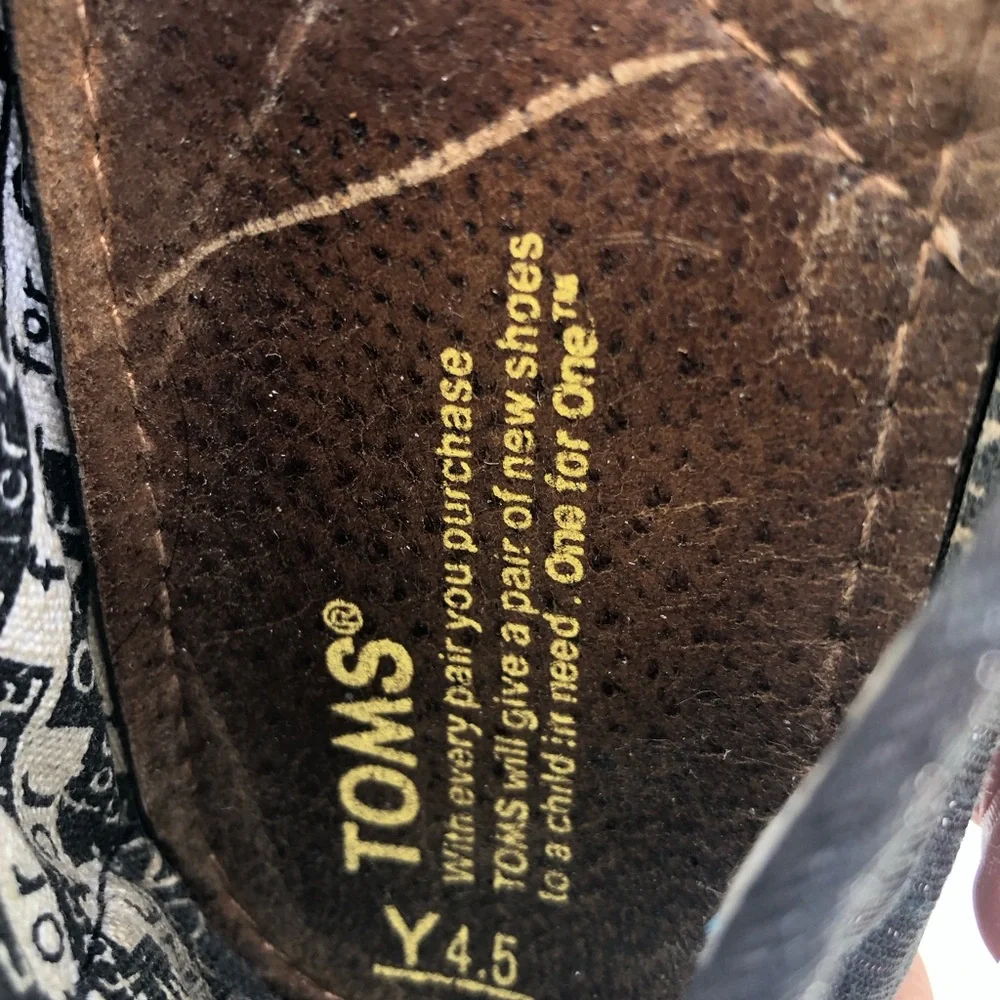 TOMS brand Girl’s black sparkle slip-on shoes Size Y4.5